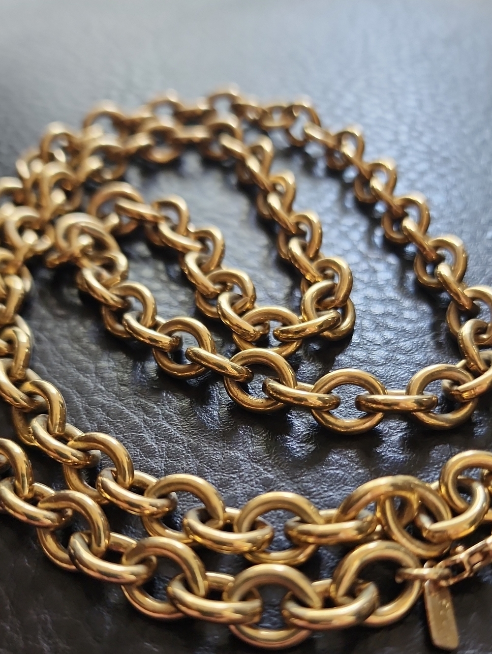 VTG Gold Monet Link Chain Necklace - Elegant Women’s Jewelry